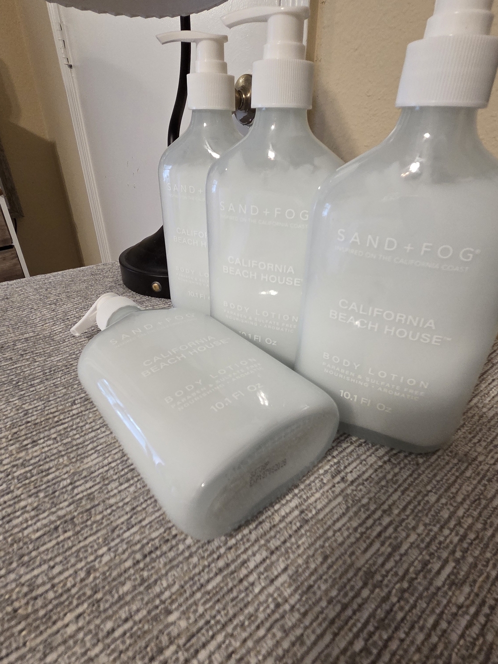 4- Sand+Fog California Beach House White Hand & Body Lotion - Picture 2 of 6